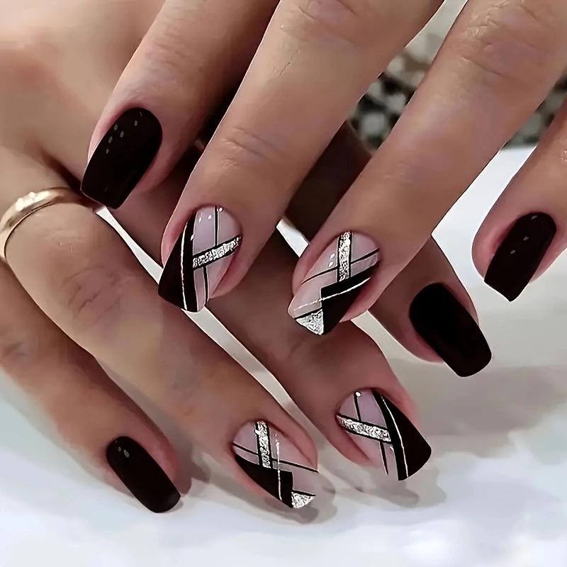 24 Adet Kare Siyah Kısa Kaplam - Nail Art Simple incelemesi ve fiyatı